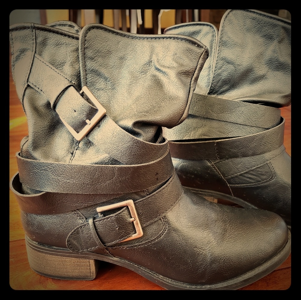 Candie's boot